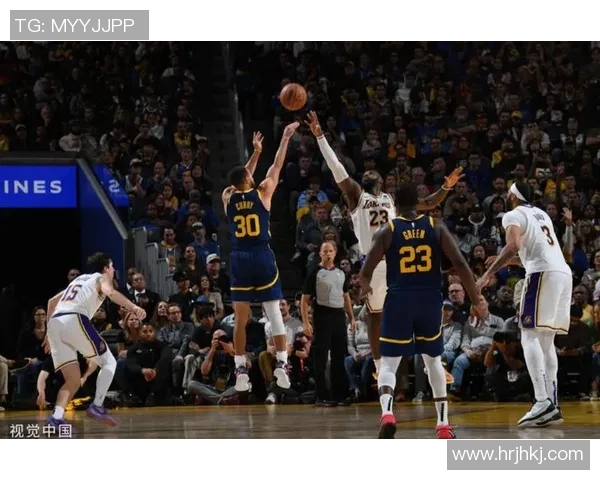 湖人对小牛的精彩对决中詹姆斯狂砍62分成就历史新高